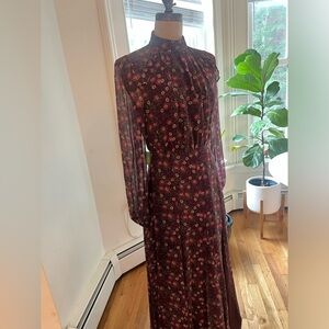 Saloni. (I love this dress, she reminds me of Florence & the machine) 💃